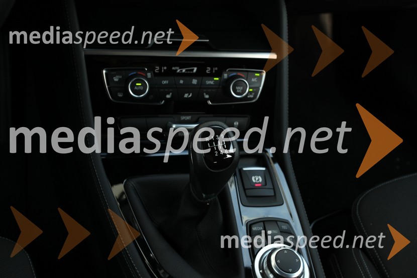 BMW 218i Active Tourer, notranjostBMW 218i Active Tourer, mediaspeed test