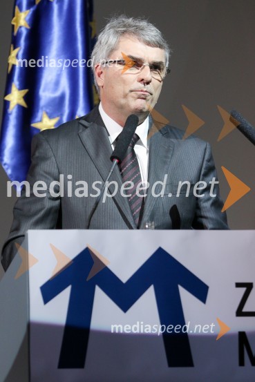  Aleksander  Zalaznik, generalni direktor Danfoss Trate, predsednik Združenja ManagerMlada managerka 2014 je Tanja Skaza