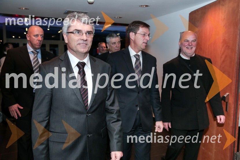 Aleksander  Zalaznik, generalni direktor Danfoss Trate, predsednik Združenja Manager; prof. dr. Miro Cerar, predsednik vlade Republike SlovenijeMlada managerka 2014 je Tanja Skaza