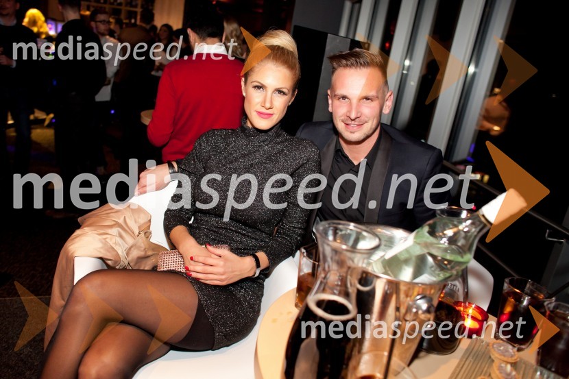  Kim Božič, lastnica trgovine Allegria;  David Klobasa, pevec skupine CasanovaLUFT, otvoritev