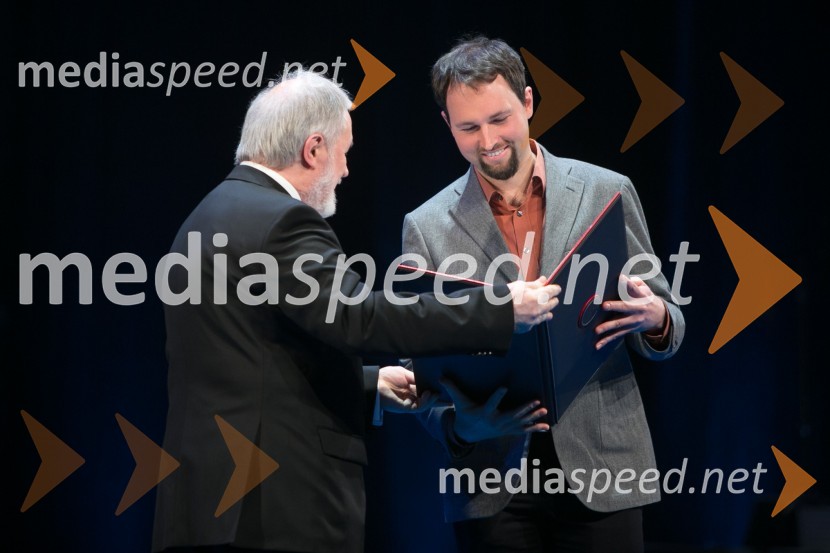 prof. dr. Janez Bogataj, predsednik Upravnega odbora Prešernovega sklada;  Vito Žuraj, skladateljPrešernova proslava ob kulturnem prazniku 2015