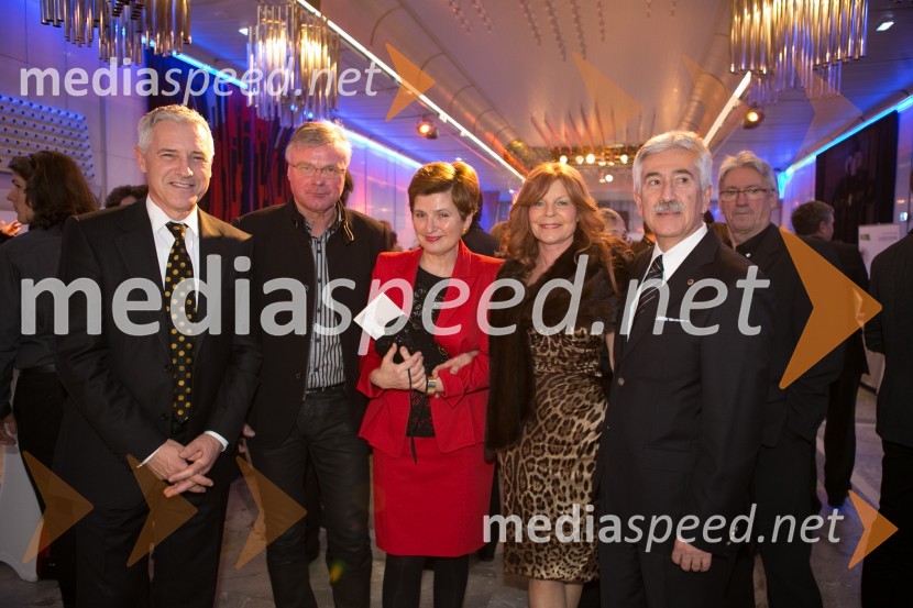  Stojan Binder, podpredsednik Državnega sveta;  Darko Sergan;  Jelka Binder;  Darja Kuhar Kotnik, soustanoviteljica in podpredsednica Društva za zdravje naroda;  Rajko Kotnik, državni pravobranilecPrešernova proslava ob kulturnem prazniku 2015