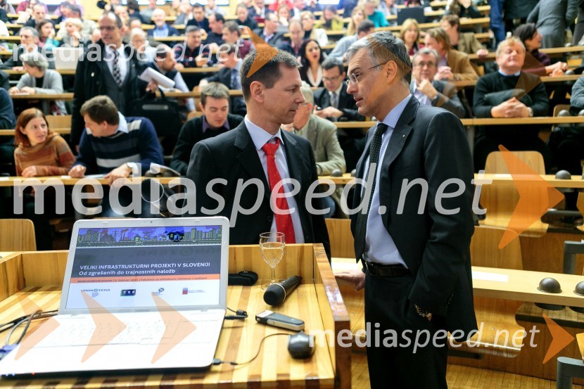  Klemen Grebenšek, državni sekretar, Ministrstvo za infrastrukturo; mag. Črtomir Remec, predsednik Inženirske zbornice SlovenijeVeliki infrastrukturni projekti v Sloveniji, javni strokovni posvet