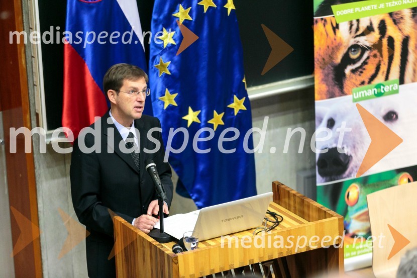 prof. dr. Miro Cerar, predsednik vlade Republike SlovenijeVeliki infrastrukturni projekti v Sloveniji, javni strokovni posvet