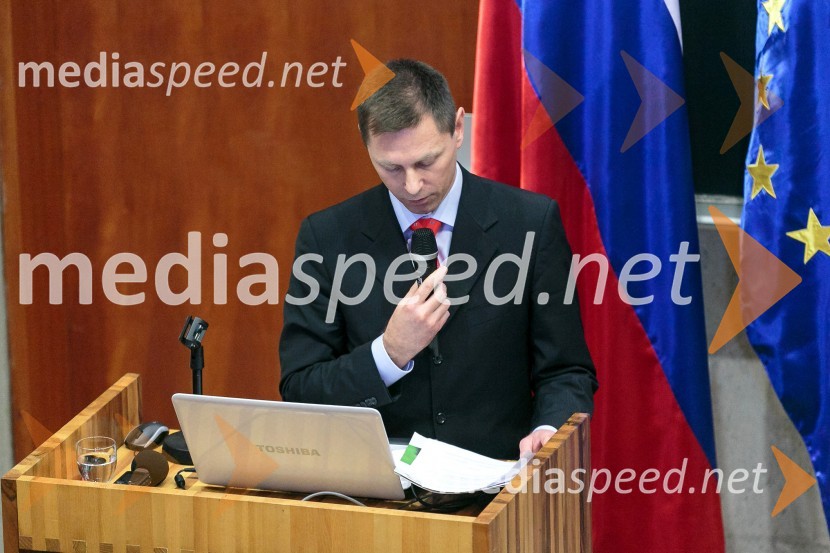  Klemen Grebenšek, državni sekretar, Ministrstvo za infrastrukturoVeliki infrastrukturni projekti v Sloveniji, javni strokovni posvet