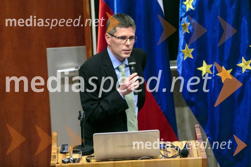mag. Stane Merše, Inštitut Jožef Štefan, vodja centra Center za energetsko učinkovitostVeliki infrastrukturni projekti v Sloveniji, javni strokovni posvet