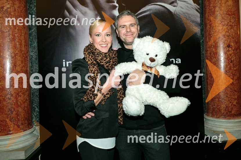  Ota Širca Roš, voditeljica;  Miha Deželak, novinarPetdeset odtenkov sive, VIP predpremiera filma