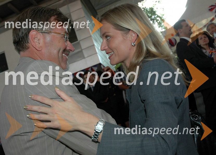 Mario Nobilo, hrvaški ambasador in Katarina Kresa, predsednica LDSSprejem ameriškega veleposlaništva ob dnevu ameriške neodvisnosti