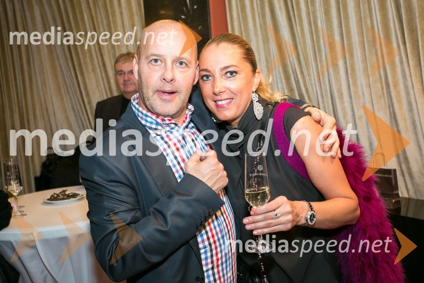  ... ;  Mateja Kos, KorpmediasPetdeset odtenkov sive, VIP predpremiera filma