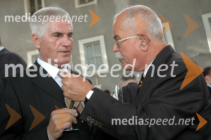 Ludvik Toplak, nekdanji rektor mariborske univerze in dr. Boštjan Žekš, predsednik SAZUSprejem ameriškega veleposlaništva ob dnevu ameriške neodvisnosti