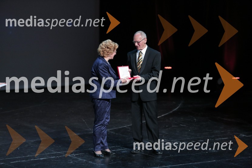  Marina Pertot;  Miroslav Cerar, nekdanji gimnastičar, predsednik Odbora za podeljevanje Bloudkovih priznanj50. podelitev Bloudkovih priznanj za leto 2014