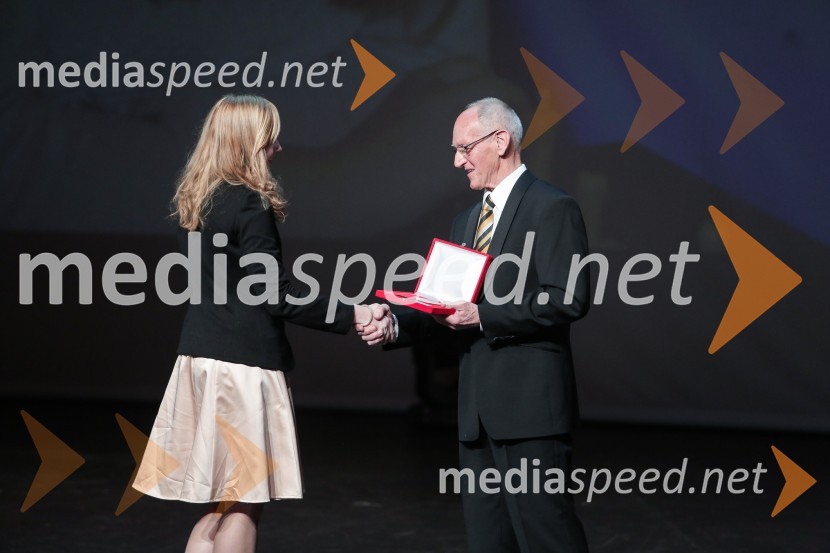  Lara Unuk, šahistka;  Miroslav Cerar, nekdanji gimnastičar, predsednik Odbora za podeljevanje Bloudkovih priznanj50. podelitev Bloudkovih priznanj za leto 2014