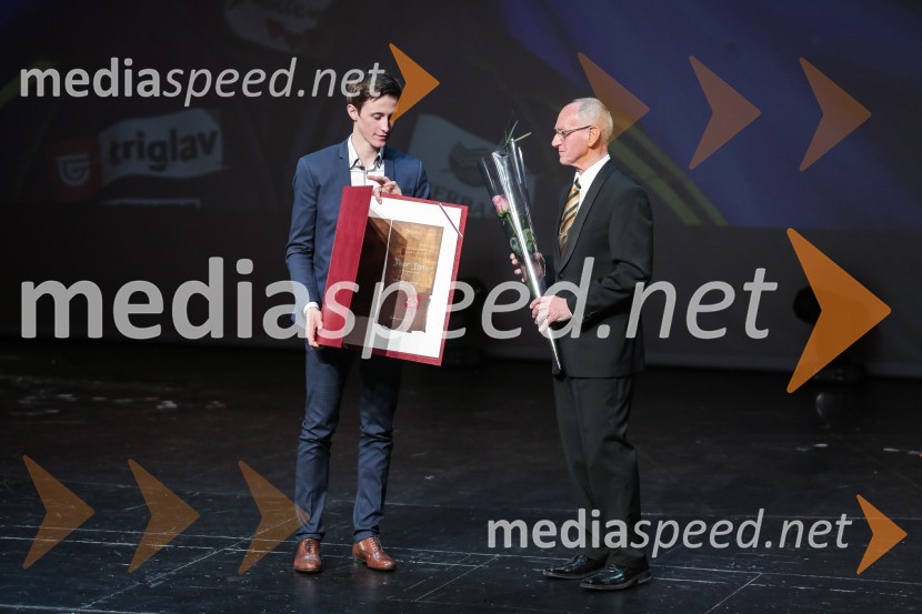  Peter  Prevc, smučarski skakalec;  Miroslav Cerar, nekdanji gimnastičar, predsednik Odbora za podeljevanje Bloudkovih priznanj50. podelitev Bloudkovih priznanj za leto 2014