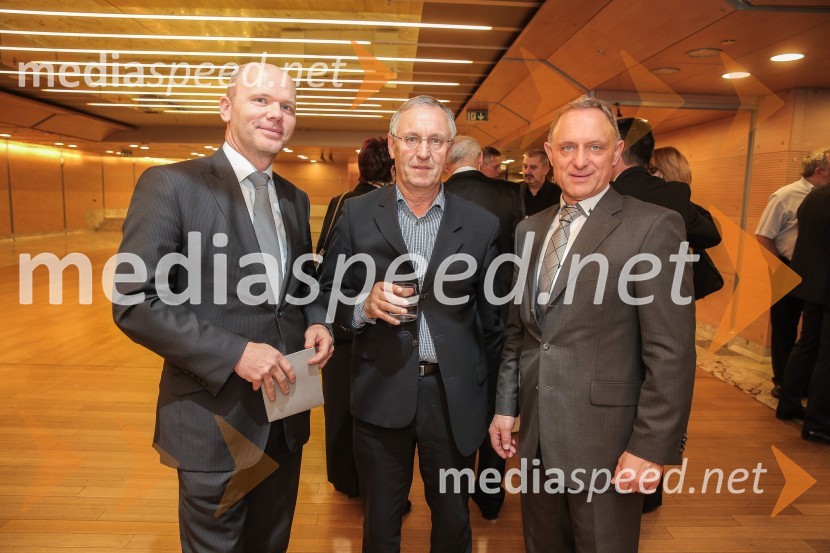  Gregor  Benčina, predsednik uprave Jelovica d.d., predsednik Atletske zveze Slovenije;  ... ;  ... 50. podelitev Bloudkovih priznanj za leto 2014