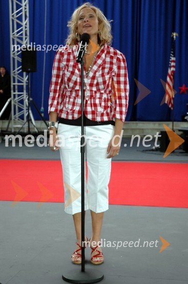 LynnMarie, ameriška kraljica polkeSprejem ameriškega veleposlaništva ob dnevu ameriške neodvisnosti