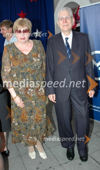 Dr. Lovro Šturm, minister za pravosodje in njegova soproga Milica Šturm, pesnica in pisateljicaSprejem ameriškega veleposlaništva ob dnevu ameriške neodvisnosti