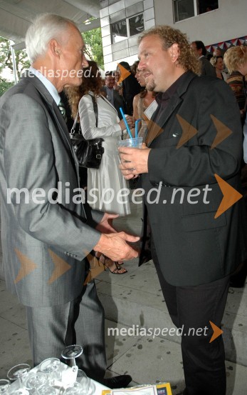 Janez Pergar, predsednik upravnega odbora podjetja Kompas d.d. in Darko Brlek, direktor Festivala LjubljanaSprejem ameriškega veleposlaništva ob dnevu ameriške neodvisnosti