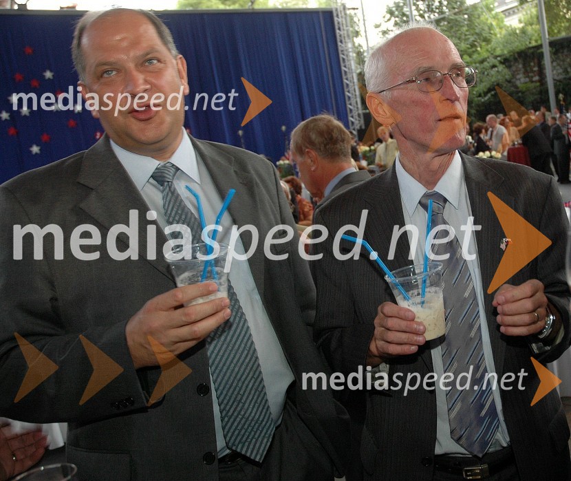 Andrej Šter, sekretar na Ministrstvu za zunanje zadeve RS in Milan Matos, predsednik uprave Mladinska knjiga Založba (MKZ)Sprejem ameriškega veleposlaništva ob dnevu ameriške neodvisnosti