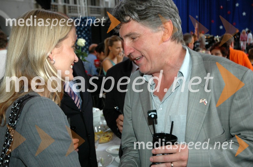 Katarina Kresal, predsednica LDS in Miro Petek, poslanec SDSSprejem ameriškega veleposlaništva ob dnevu ameriške neodvisnosti