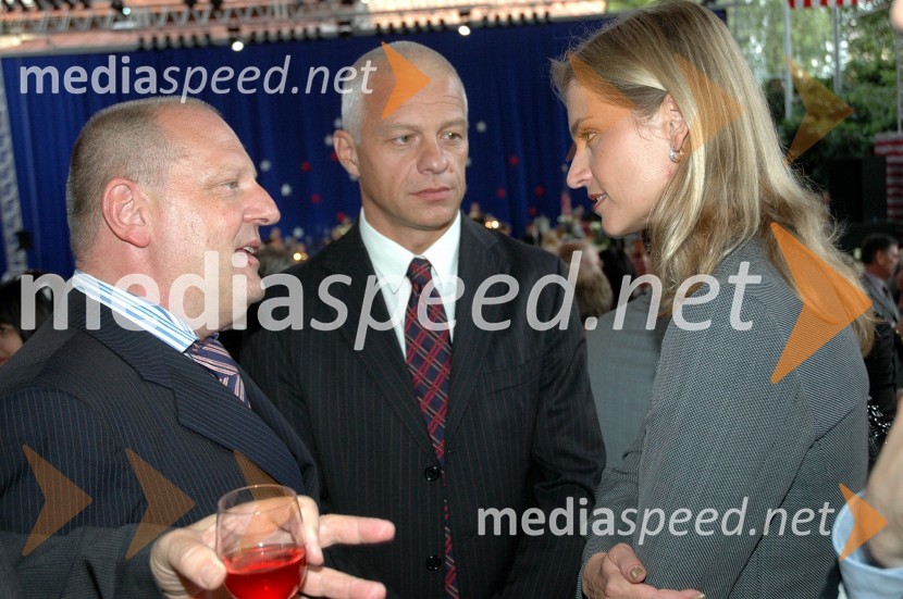 Miro Senica, odvetnik, Drago Kos, predsednik protikorupcijske komisije in Katarina Kresal, predsednica LDSSprejem ameriškega veleposlaništva ob dnevu ameriške neodvisnosti