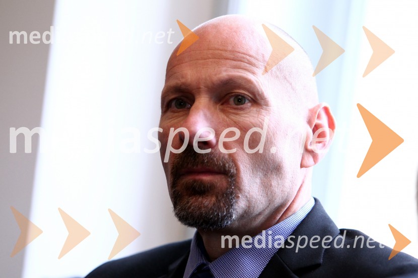 prof. dr. Niko Samec, dekan, Fakulteta za strojništvo, Univerza v MariboruUniverza v Mariboru, 14. izredna seja Senata UM