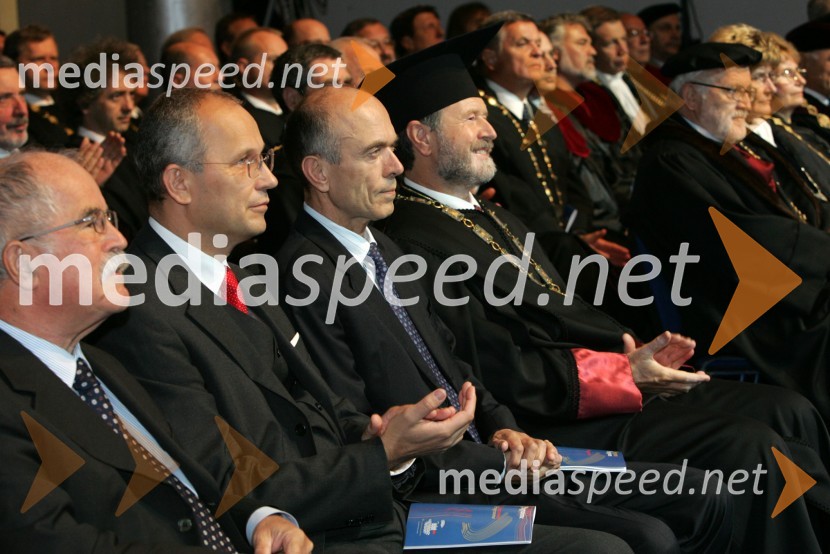Dr. Boštjan Žekš, predsednik SAZU, Boris Sovič, mariborski župan v letih 1998-2006, dr. Janez Drnovšek, predsednik države in dr. Ivan Rozman, rektor Univerze v Mariboru, v ozadju dr. Uroš Mencinger, rektor UL30 let univerze v Mariboru