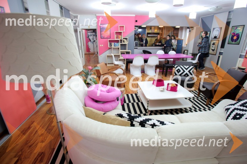 Dnevni prostor in jedilnica, stanovanje showa BarKako izgleda stanovanje showa Bar?