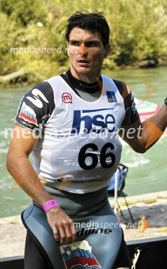 Peter Kauzer, kajakaš leta 2006Svetovni pokal na divjih vodah v Tacnu