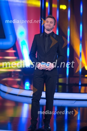  Denis Avdić, voditeljZnan obraz ima svoj glas, 1. oddaja