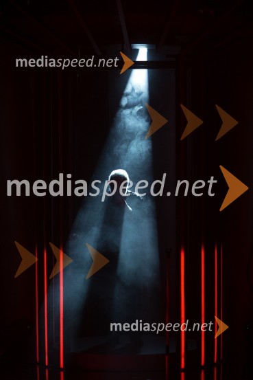  Frenk Nova, glasbenikZnan obraz ima svoj glas, 1. oddaja