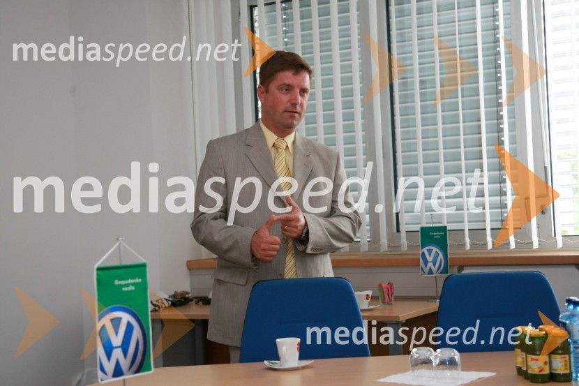 Domen Ponikvar, vodja Volkswagnovega programa Gospodarska vozilaPredaja vozil VW Transporter in Caddy Bob Zvezi Slovenije