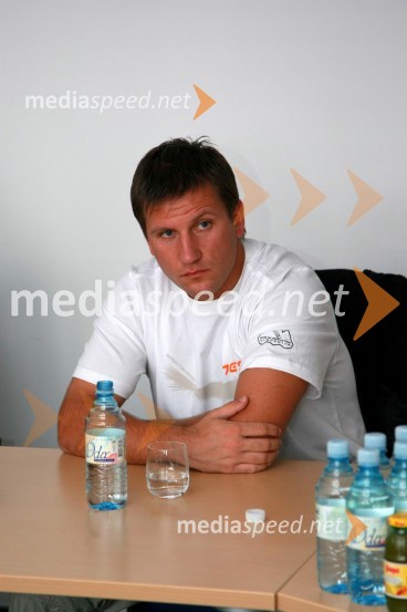 Predaja vozil VW Transporter in Caddy Bob Zvezi Slovenije