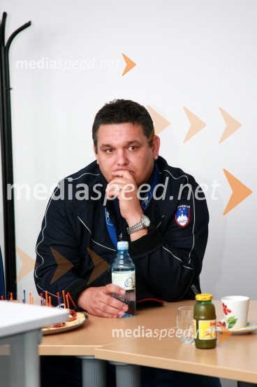 Uroš GerdenPredaja vozil VW Transporter in Caddy Bob Zvezi Slovenije