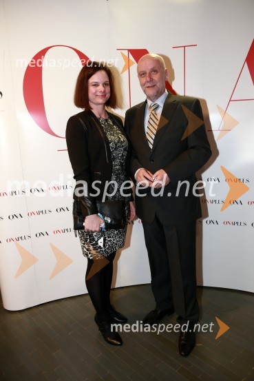  Tjaša Hace, vodja marketinga, Lekarna Ljubljana; dr. Marjan Sedej, direktor, Lekarna LjubljanaOna 365 za leto 2014 je Ninna Kozorog