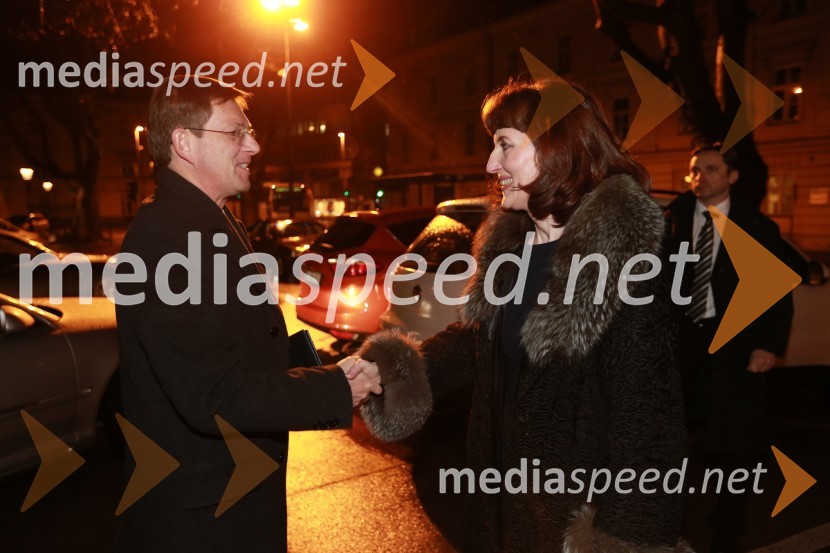 prof. dr. Miro Cerar, predsednik vlade Republike Slovenije;  Sabina Obolnar, urednica revij Ona ter OnaplusOna 365 za leto 2014 je Ninna Kozorog