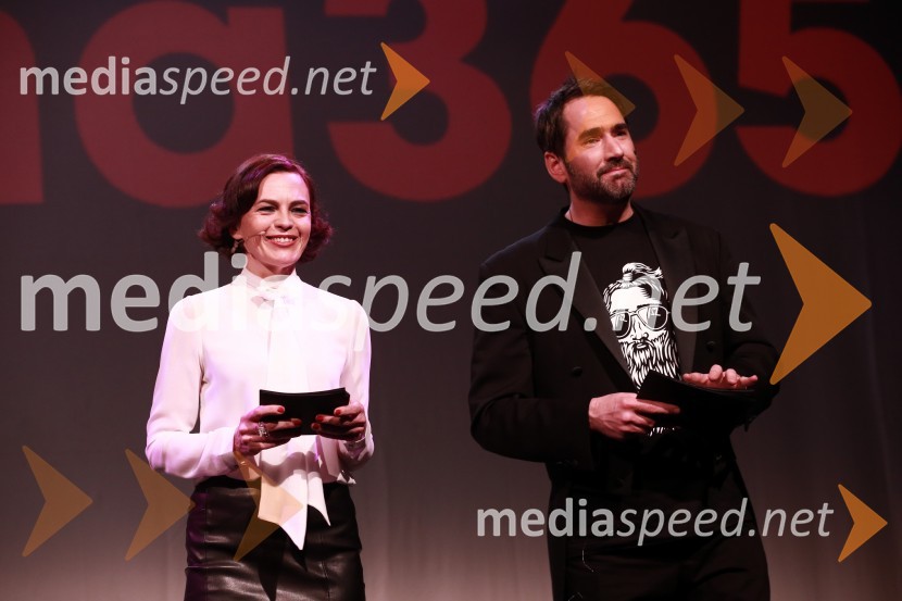  Tajda Lekše, voditeljica;  Miha Šalehar, radijski voditeljOna 365 za leto 2014 je Ninna Kozorog