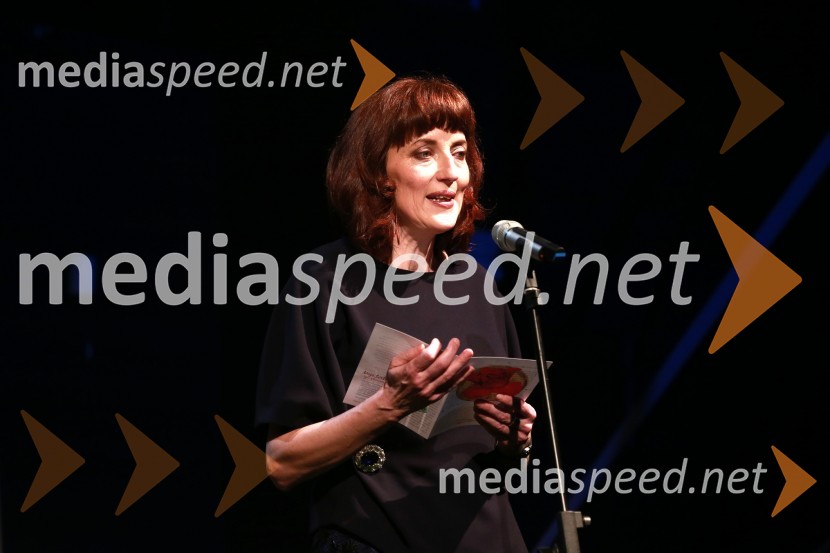  Sabina Obolnar, urednica revij Ona ter OnaplusOna 365 za leto 2014 je Ninna Kozorog