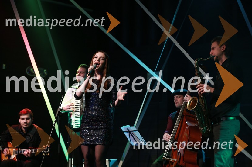  Maja Keuc, pevkaOna 365 za leto 2014 je Ninna Kozorog