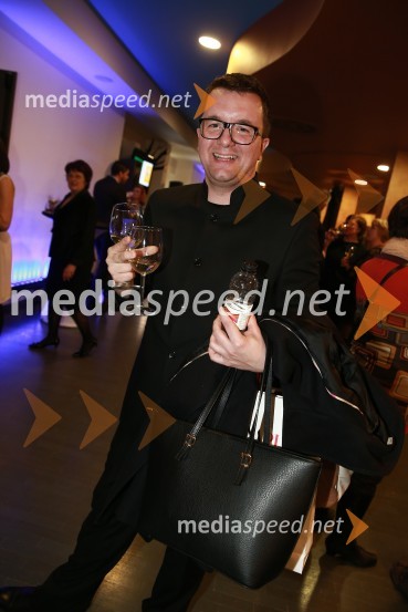  Žiga Vavpotič, Zavod Ypsilon, ustanoviteljOna 365 za leto 2014 je Ninna Kozorog