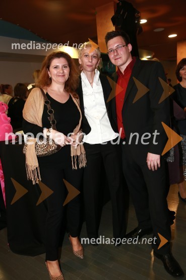  Dolores Podbevšek, direktorica marketinga Delo, d.d.;  Zorica Ješe, projektni vodja v marketingu, Delo d.d.;  ... Ona 365 za leto 2014 je Ninna Kozorog