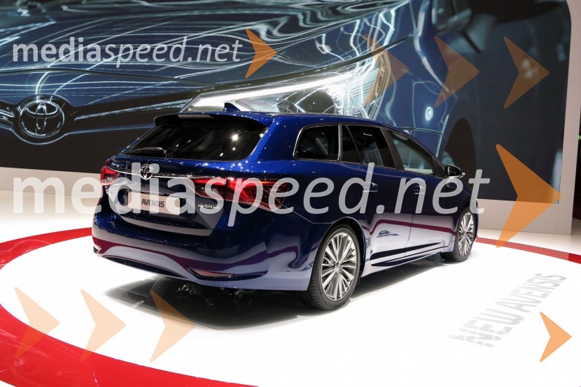 Toyota Avensis karavan85. avtomobilski salon Ženeva 2015