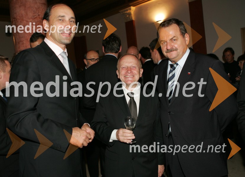 Matjaž Kovačič, predsednik uprave Nove KBM, dr. Jože Zagožen, generalni direktor HSE in Miroslav Luci, državni sekretar v kabinetu predsednika vlade RS30 let univerze v Mariboru