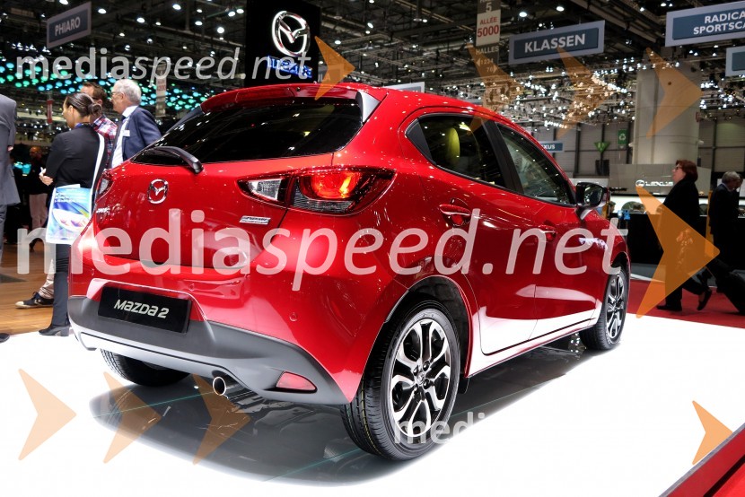 Mazda285. avtomobilski salon Ženeva 2015