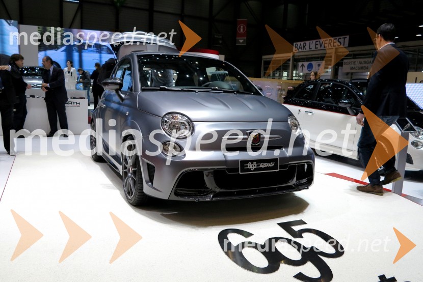 Abarth 695 biposto85. avtomobilski salon Ženeva 2015