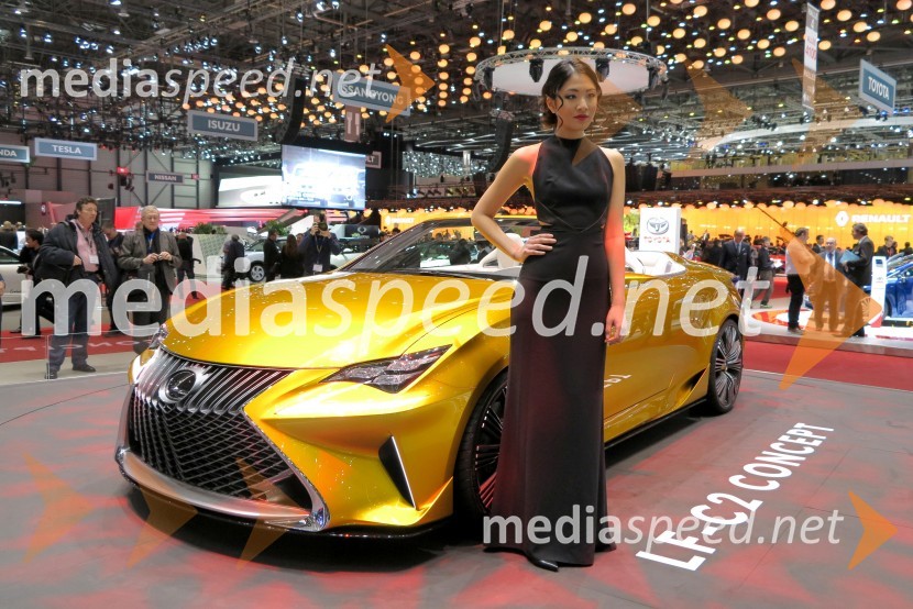 Hostese na 85. avtomobilskem salonu Ženeva