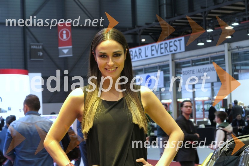 Hostese na 85. avtomobilskem salonu Ženeva