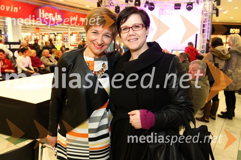  Petra Romih, vodja marketinga Europark;  Katja Boh, izvršna direktorica MediaspeedEuropark, pomladna modna revija
