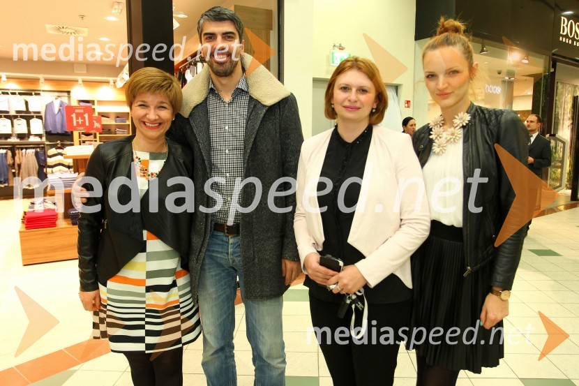  Petra Romih, vodja marketinga Europark;  Bor Greiner, odgovorni urednik, Radio City;  Simona Mandl, center manager Europark;  Jana  Koteska,  organizatorka modne revijeEuropark, pomladna modna revija