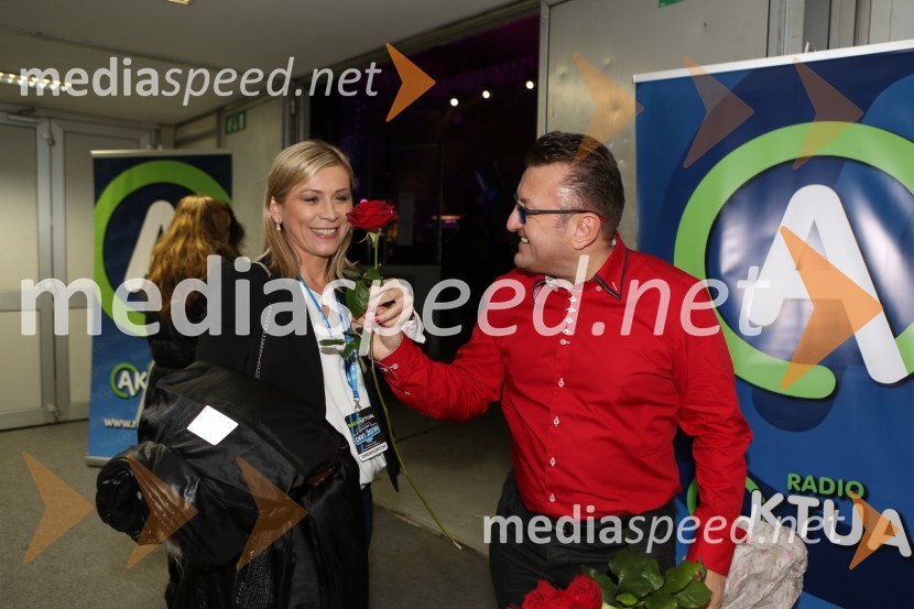  Mojca Briščik, pomočnica izvršne direktorice, Modiana;  Davorin Obajdin, DJ DadyAktualov dan žena 2015