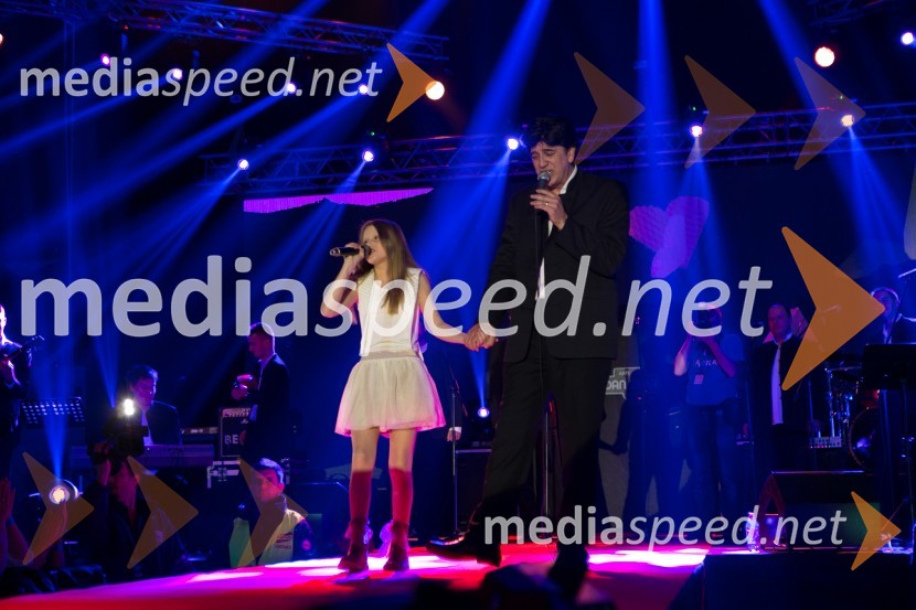  Ula Ložar, predstavnica Slovenije na Mladinski pesmi Evrovizije;  ... Aktualov dan žena 2015